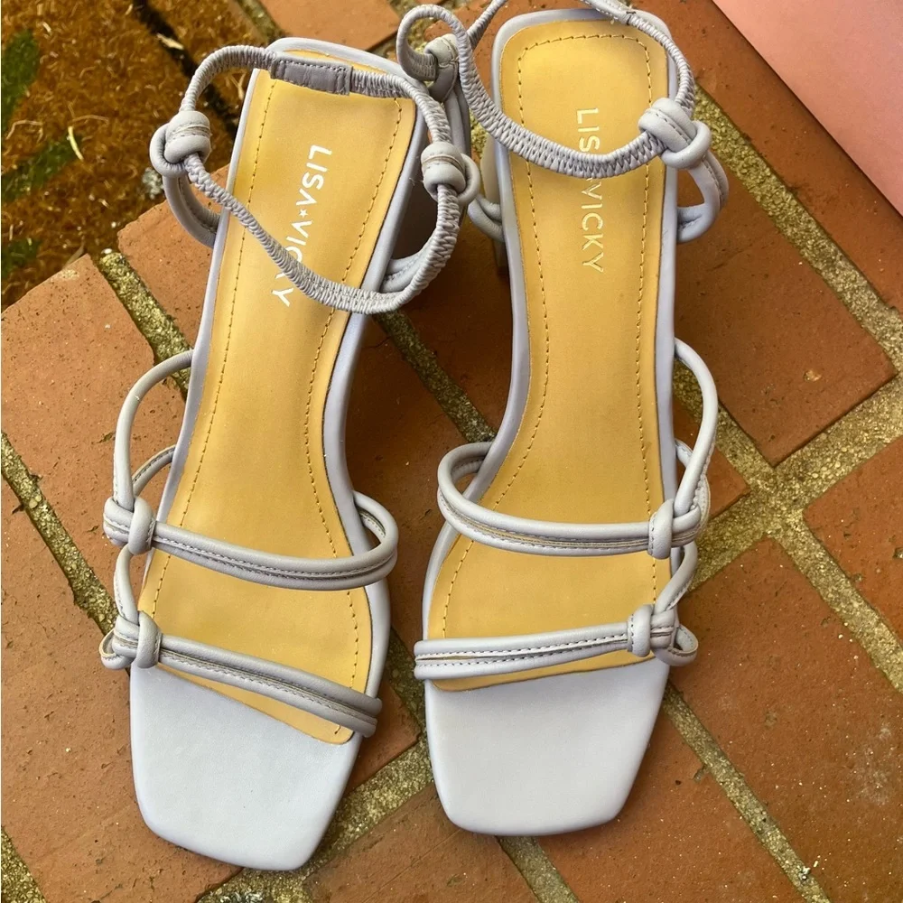 🆕 Lisa and Vicky Lilac color Block Heel Sandals. 7.5